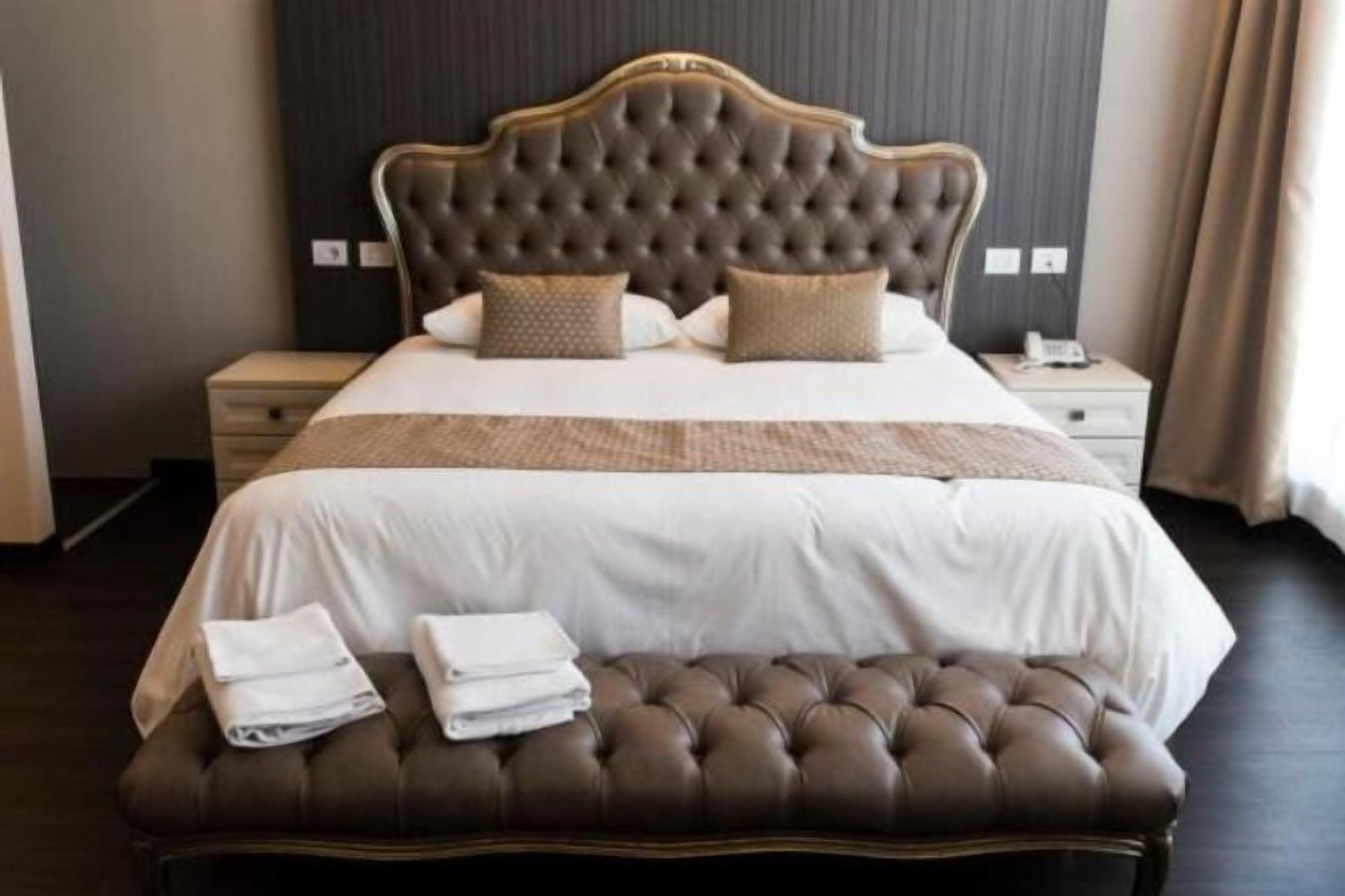 Datini Hotel 4*