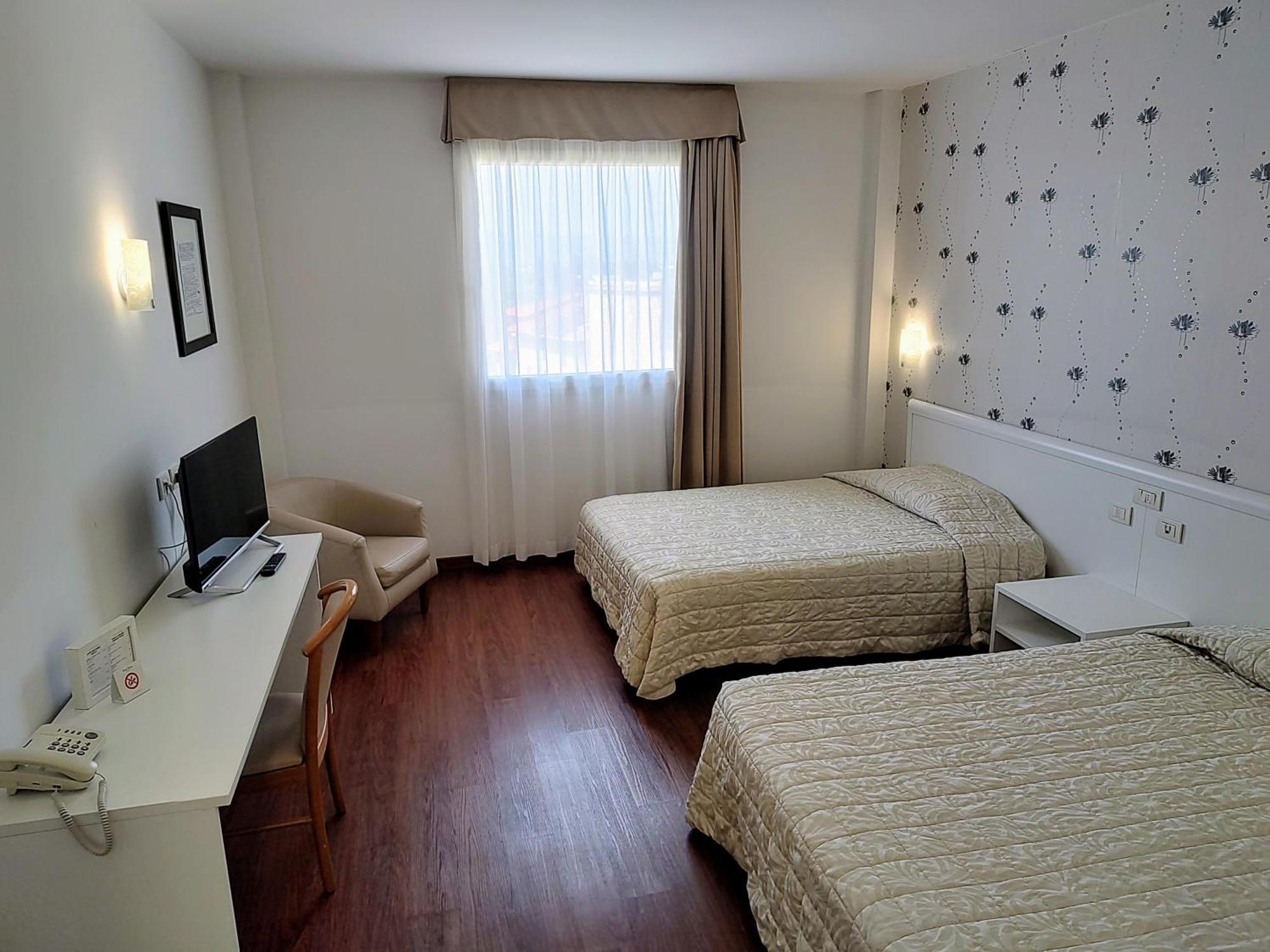 Datini Hotel 4*