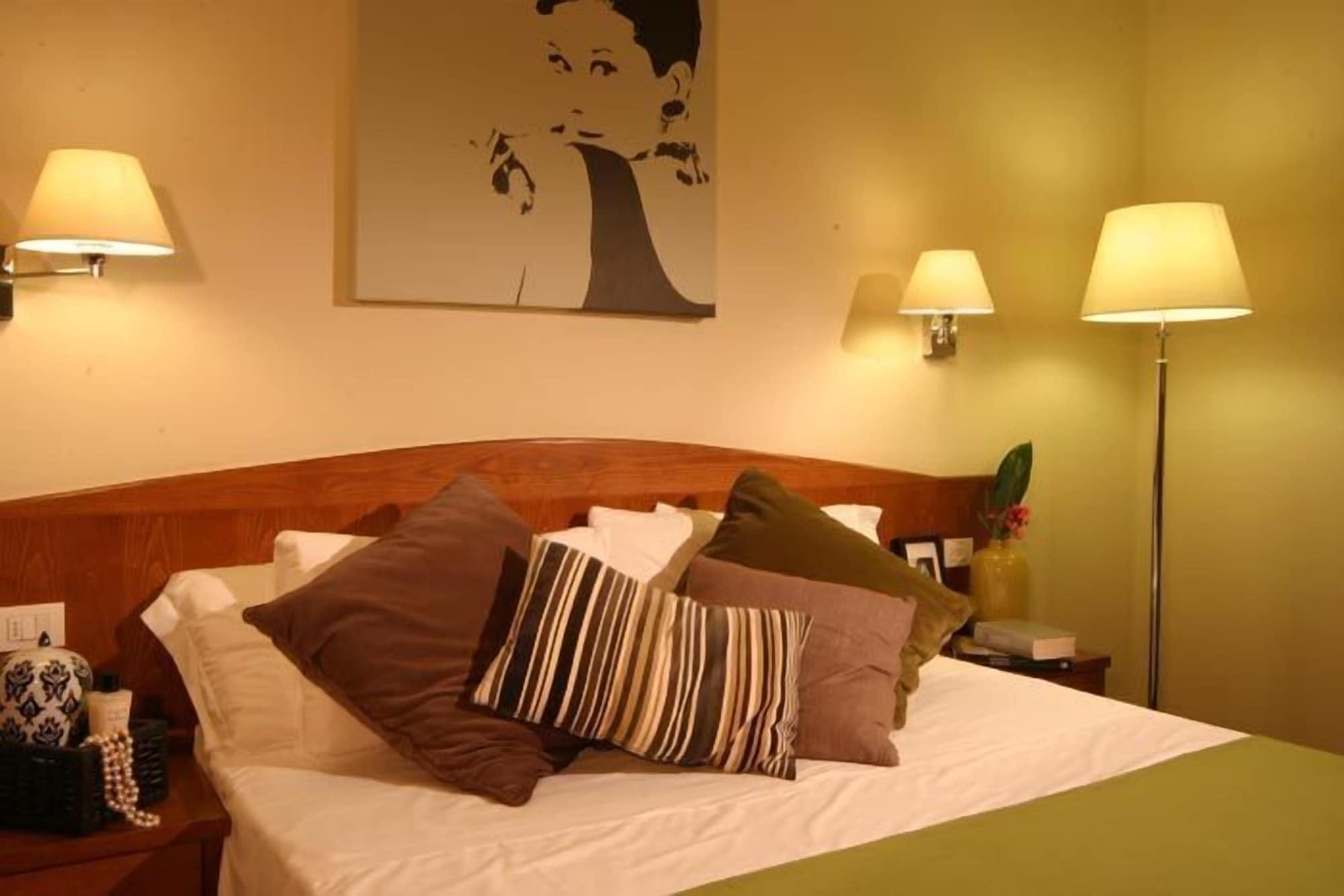 Datini Hotel 4*